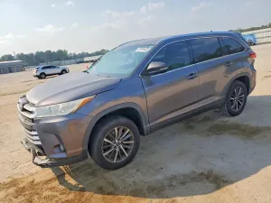 Toyota Highlander 3.5L 6 2017