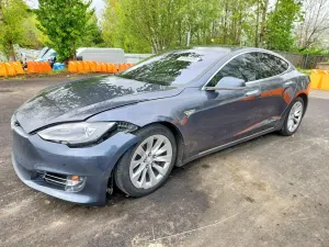 Tesla Model S 2016