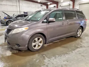 Toyota Sienna 3.5L 6 2013