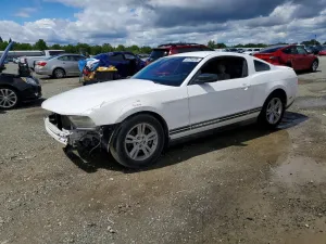 Ford Mustang 3.7L 6 2012