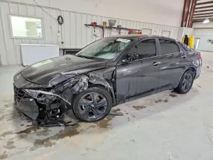 Hyundai Elantra 2.0L 4 2023