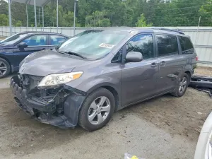 Toyota Sienna 3.5L 6 2017