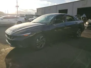 Hyundai Elantra 2.0L 4 2025
