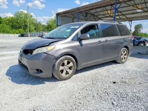 Toyota Sienna 3.5L 6 2013