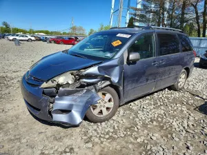 Toyota Sienna 3.5L 6 2010