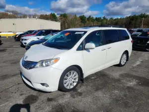 Toyota Sienna 3.5L 6 2011