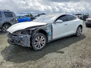 Tesla Model S 2014