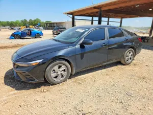 Hyundai Elantra 2.0L 4 2024