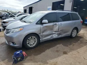 Toyota Sienna 3.5L 6 2017