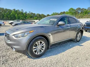 Infiniti QX70 3.7L 6 2015