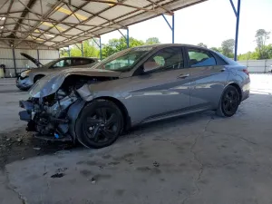 Hyundai Elantra 2.0L 4 2022