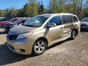 Toyota Sienna 3.5L 6 2011