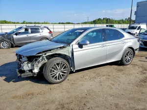 Toyota Camry 2.5L 4 2021
