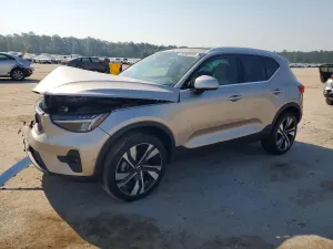 Volvo XC40 2.0L 4 2023
