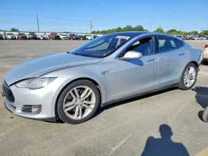 Tesla Model S 2016