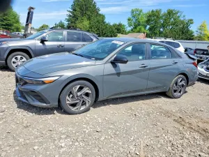 Hyundai Elantra 2.0L 4 2025