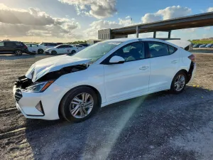 Hyundai Elantra 2.0L 4 2019