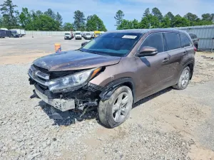 Toyota Highlander 3.5L 6 2017