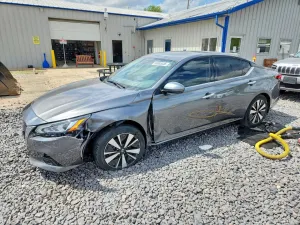 Nissan Altima 2.5L 4 2021