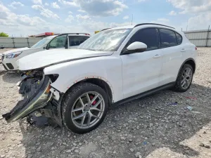 Alfa Romeo Stelvio 2.0L 4 2018
