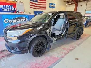 Toyota Highlander 3.5L 6 2015