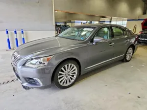 Lexus LS 4.6L 8 2013