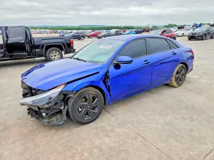 Hyundai Elantra 2.0L 4 2022