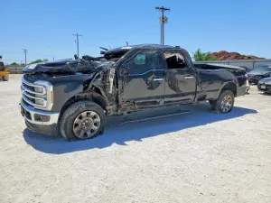 Ford F-350 6.7L 8 2025