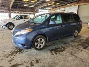 Toyota Sienna 3.5L 6 2017