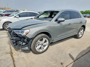 Audi Q3 2.0L 4 2024