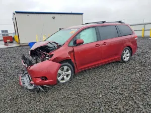 Toyota Sienna 3.5L 6 2014