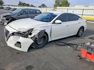 Nissan Altima 2.5L 4 2020