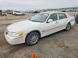 Lincoln Town Car 4.6L 8 2000