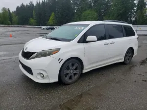 Toyota Sienna 3.5L 6 2015