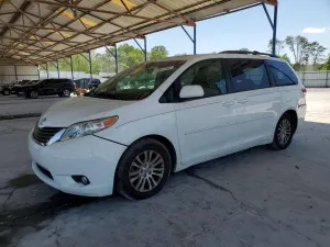 Toyota Sienna 3.5L 6 2013