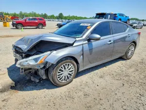 Nissan Altima 2.5L 4 2020