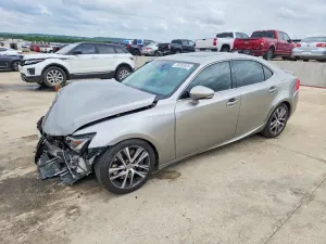 Lexus IS 2.0L 4 2019