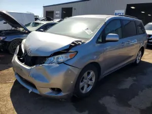Toyota Sienna 3.5L 6 2011