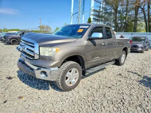Toyota Tundra 4.6L 8 2013