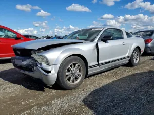 Ford Mustang 4.0L 6 2005