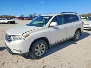 Toyota Highlander 3.5L 6 2013