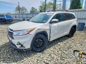 Toyota Highlander 3.5L 6 2015