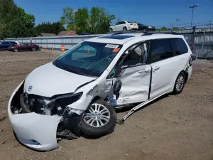 Toyota Sienna 3.5L 6 2014