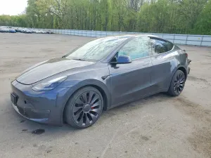 Tesla Model Y 2025