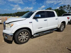 Toyota Tundra 5.7L 8 2013