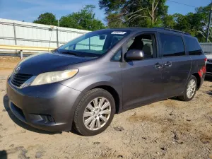 Toyota Sienna 3.5L 6 2013