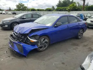 Hyundai Elantra 2.0L 4 2025