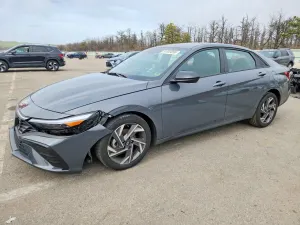 Hyundai Elantra 2.0L 4 2025