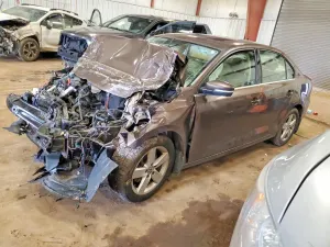 Volkswagen Jetta 2.0L 4 2013
