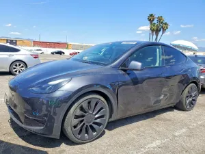 Tesla Model Y 2024